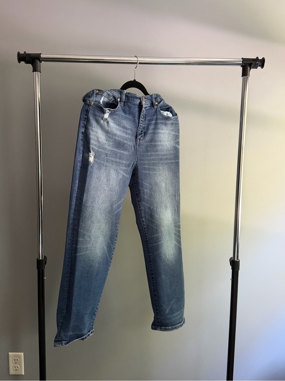 Women’s Blue Distressed Jeans